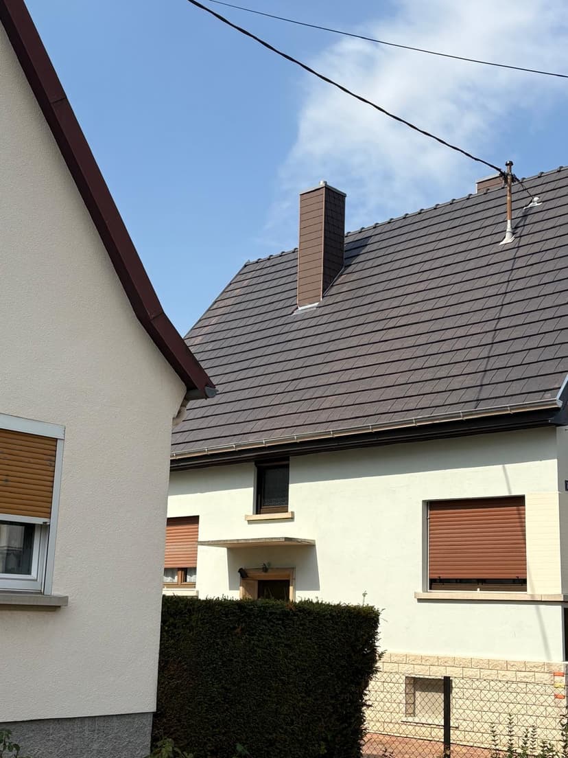 Maison résidentielle grise